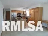912 Oakview Dr, Macomb, IL 61455 photo 6