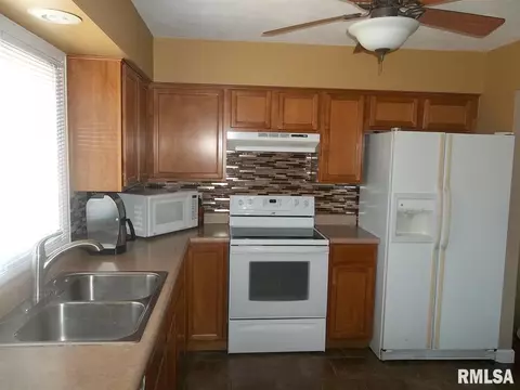 210 Cedar, Morton, IL 61550 photo 5
