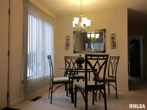 1590 Riverview Dr # -8, Macomb, IL 61455 photo 6