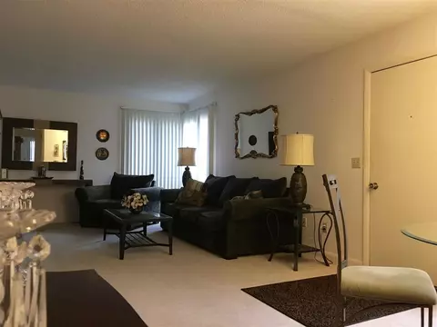 1590 Riverview Dr # -8, Macomb, IL 61455 photo 2
