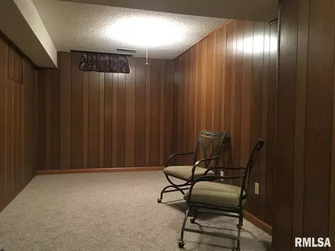 1590 Riverview Dr # -8, Macomb, IL 61455 photo 15