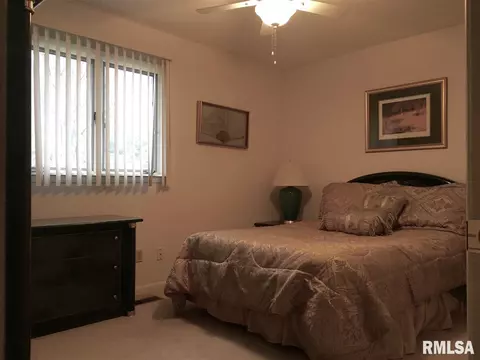 1590 Riverview Dr # -8, Macomb, IL 61455 photo 12