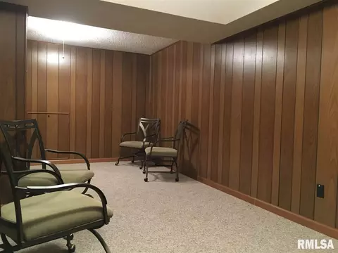 1590 Riverview Dr # -8, Macomb, IL 61455 photo 16
