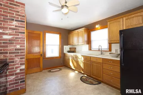 122 W Pne, Metamora, IL 61548 photo 6