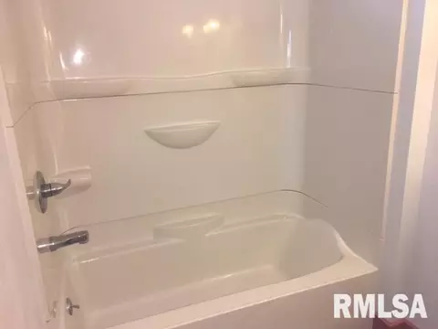105 E Cedar St, Canton, IL 61520 photo 20