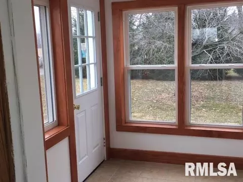 105 E Cedar St, Canton, IL 61520 photo 19