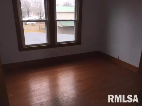 105 E Cedar St, Canton, IL 61520 photo 24