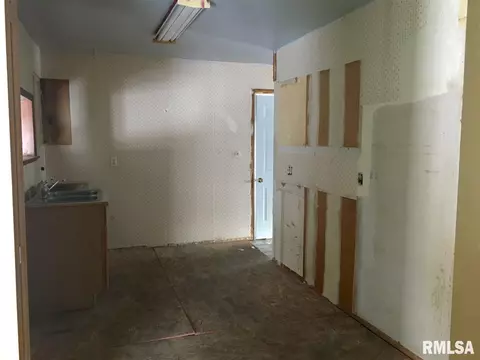 326 S White St, Macomb, IL 61455 photo 8