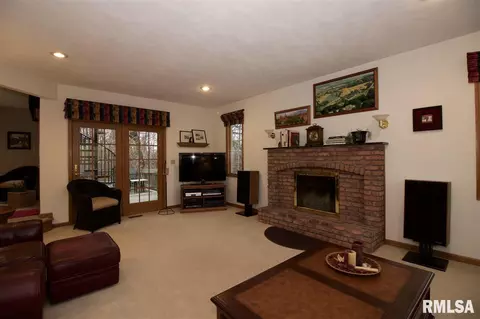 4109 S Walnut Pt, Mapleton, IL 61547 photo 4