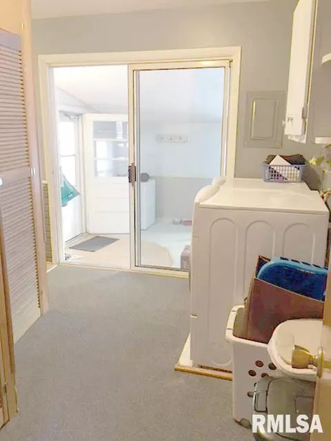 1410 E Ash, Canton, IL 61520 photo 10