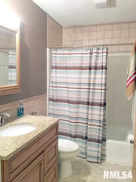 1410 E Ash, Canton, IL 61520 photo 15