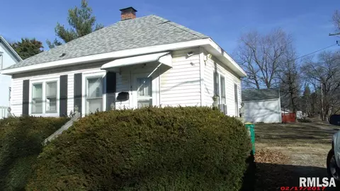 414 E Piper St, Macomb, IL 61455 photo 2