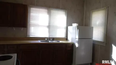 414 E Piper St, Macomb, IL 61455 photo 3
