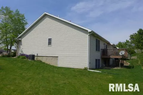 102 W Hillside Ct, Dunlap, IL 61525 photo 23