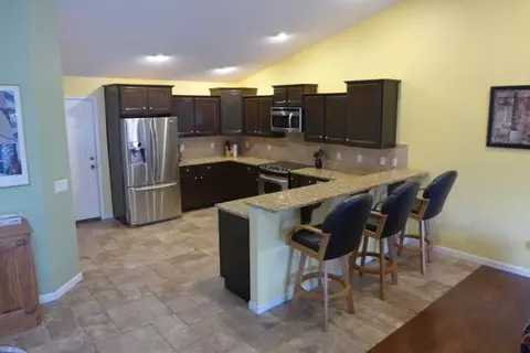 102 W Hillside Ct, Dunlap, IL 61525 photo 2