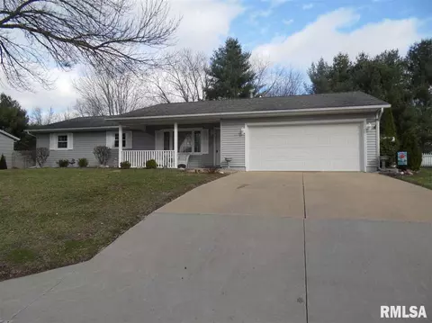 1300 Stacy Ln, Macomb, IL 61455 photo 1