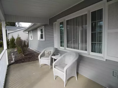 1300 Stacy Ln, Macomb, IL 61455 photo 2