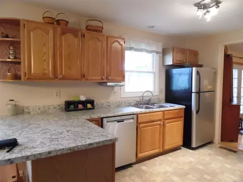 1300 Stacy Ln, Macomb, IL 61455 photo 9