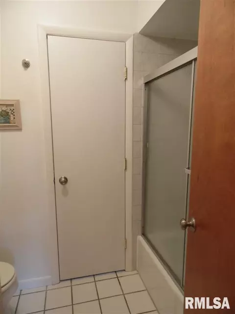 1300 Stacy Ln, Macomb, IL 61455 photo 18