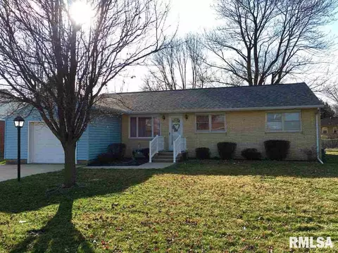 103 Heritage Ln, Delavan, IL 61734 photo 1