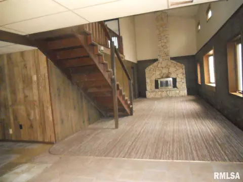 196 Feather Ln, Avon, IL 61415 photo 8