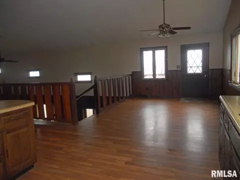 196 Feather Ln, Avon, IL 61415 photo 5