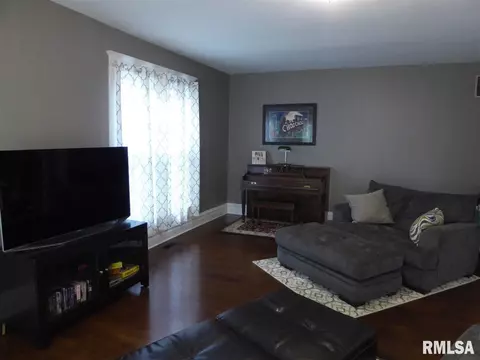 212 N Normal St, Macomb, IL 61455 photo 7
