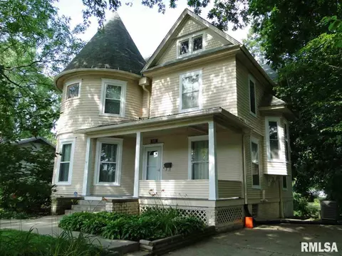 212 N Normal St, Macomb, IL 61455 photo 2