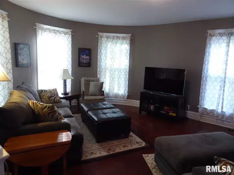 212 N Normal St, Macomb, IL 61455 photo 6