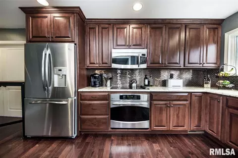 308 E High Point Rd, Peoria, IL 61614 photo 6