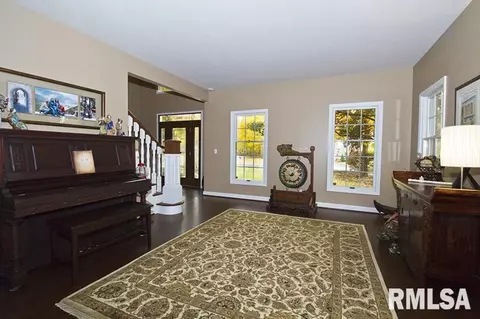 806 W Bennett Ct, Dunlap, IL 61525 photo 8