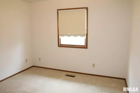1103 Peppertree Ln, Eureka, IL 61530 photo 15