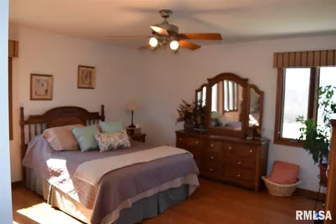 1411 Hickory Point Rd, Metamora, IL 61548 photo 17