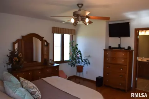 1411 Hickory Point Rd, Metamora, IL 61548 photo 18