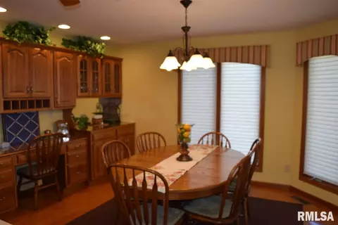 1411 Hickory Point Rd, Metamora, IL 61548 photo 13