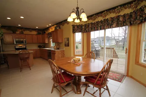 306 Windsor Dr, Germantown Hills, IL 61548 photo 9
