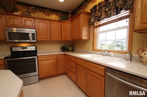 306 Windsor Dr, Germantown Hills, IL 61548 photo 14
