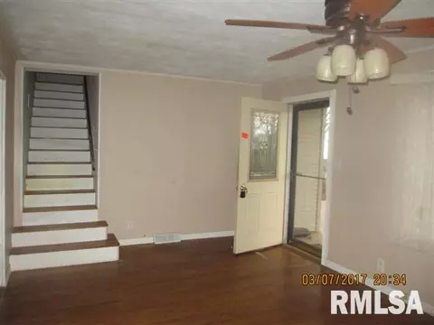 533 Thompson Ct, Canton, IL 61520 photo 5