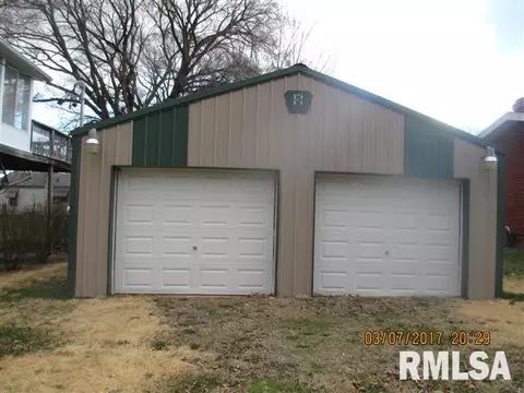 533 Thompson Ct, Canton, IL 61520 photo 8