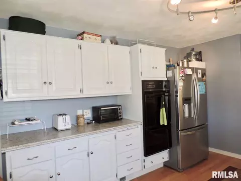 1412 James Rd, Pekin, IL 61554 photo 5