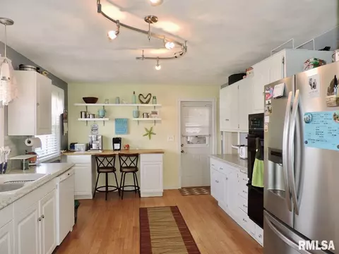 1412 James Rd, Pekin, IL 61554 photo 3