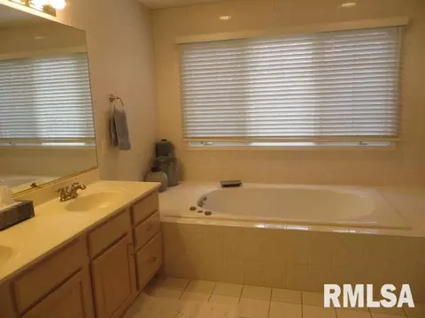 90 Diamond Pt, Morton, IL 61550 photo 14