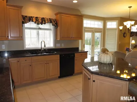90 Diamond Pt, Morton, IL 61550 photo 4