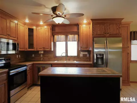 23 Maple Ridge Dr, Morton, IL 61550 photo 11