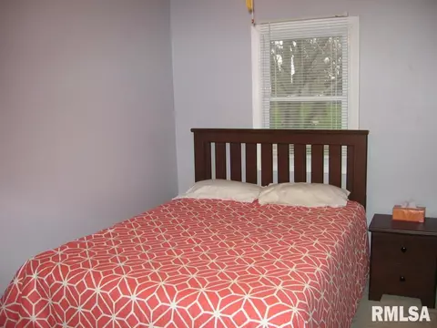 213 Robin Rd, Macomb, IL 61455 photo 5