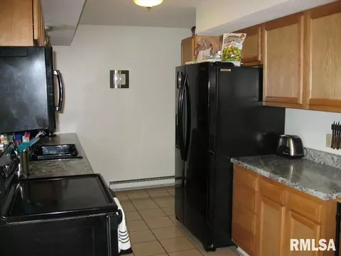 213 Robin Rd, Macomb, IL 61455 photo 4