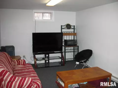 213 Robin Rd, Macomb, IL 61455 photo 12