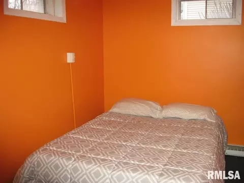213 Robin Rd, Macomb, IL 61455 photo 10