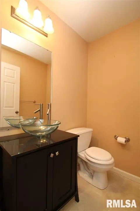2402 W Marks Pl, Dunlap, IL 61525 photo 14