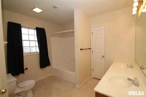 2402 W Marks Pl, Dunlap, IL 61525 photo 18